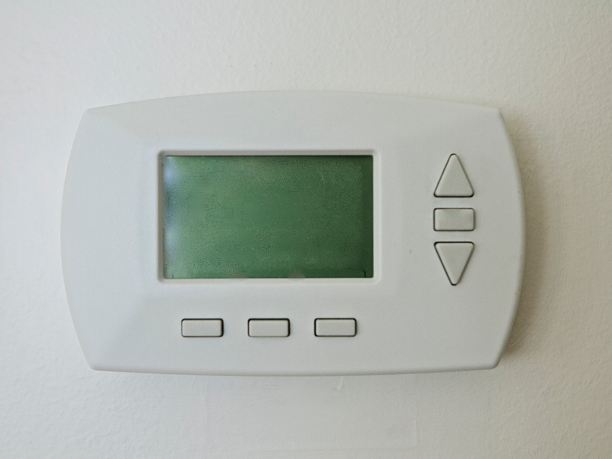 bad thermostat showing blank screen